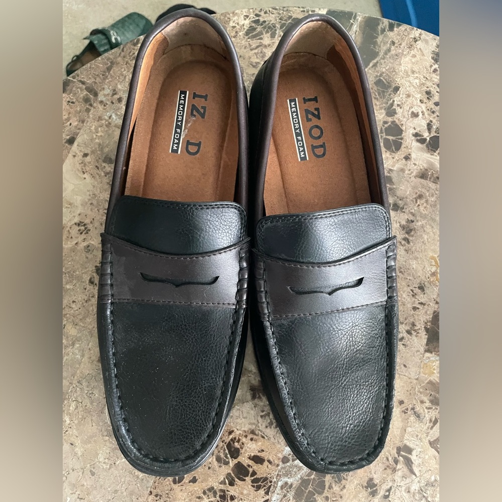 Black men’s casual shoe